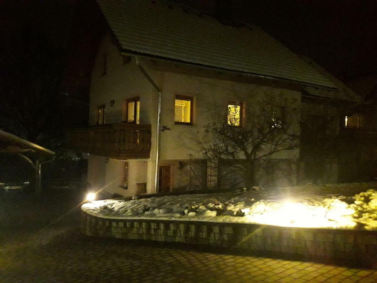 Apartma Marjetica Blejska Dobrava ภายนอก รูปภาพ
