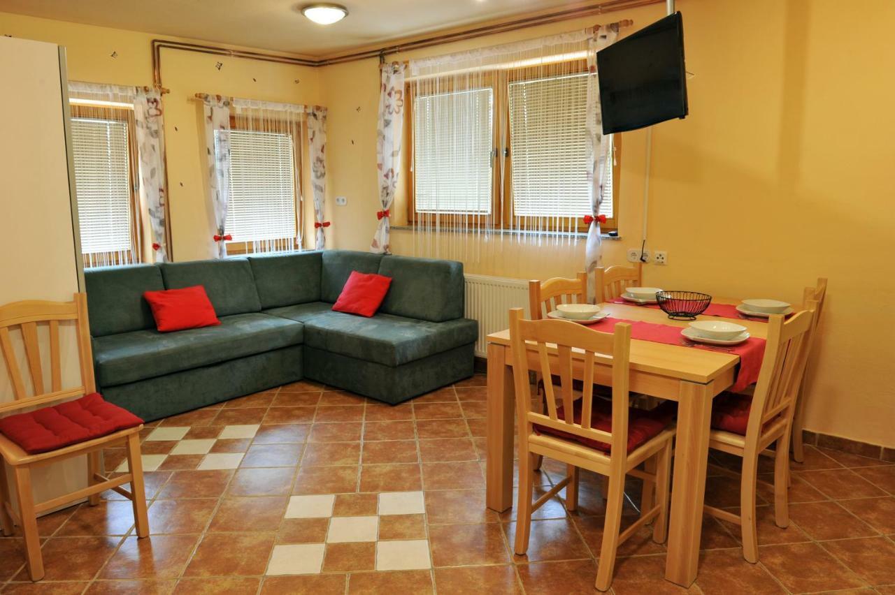 Apartma Marjetica Blejska Dobrava ภายนอก รูปภาพ