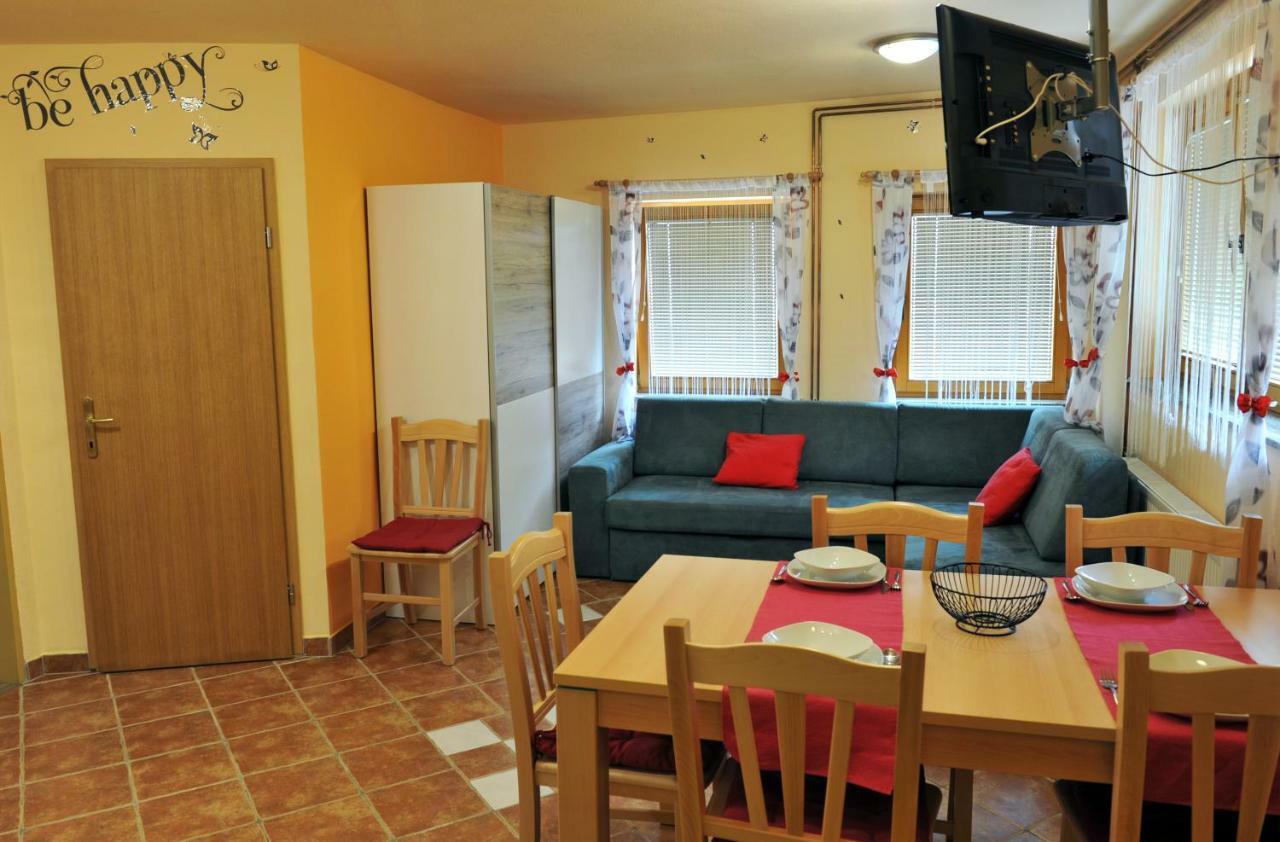 Apartma Marjetica Blejska Dobrava ภายนอก รูปภาพ